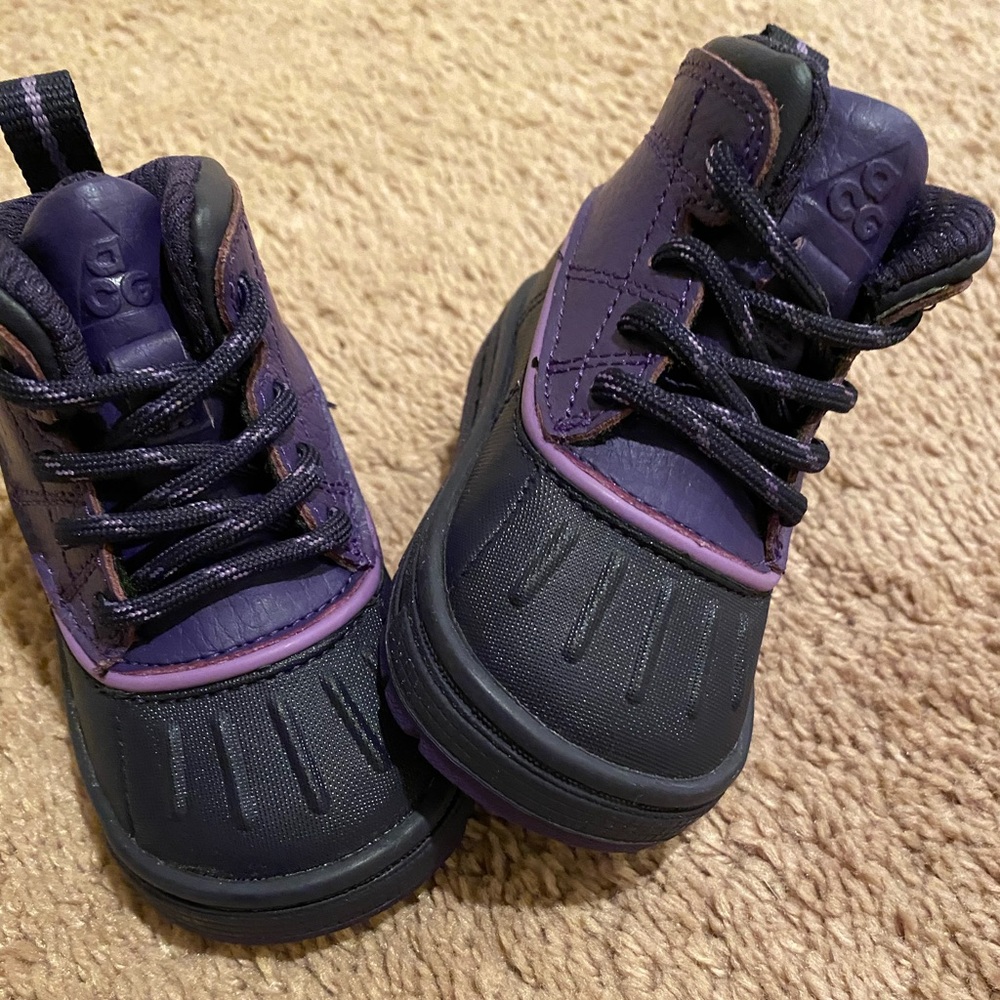 Nike ACG boots